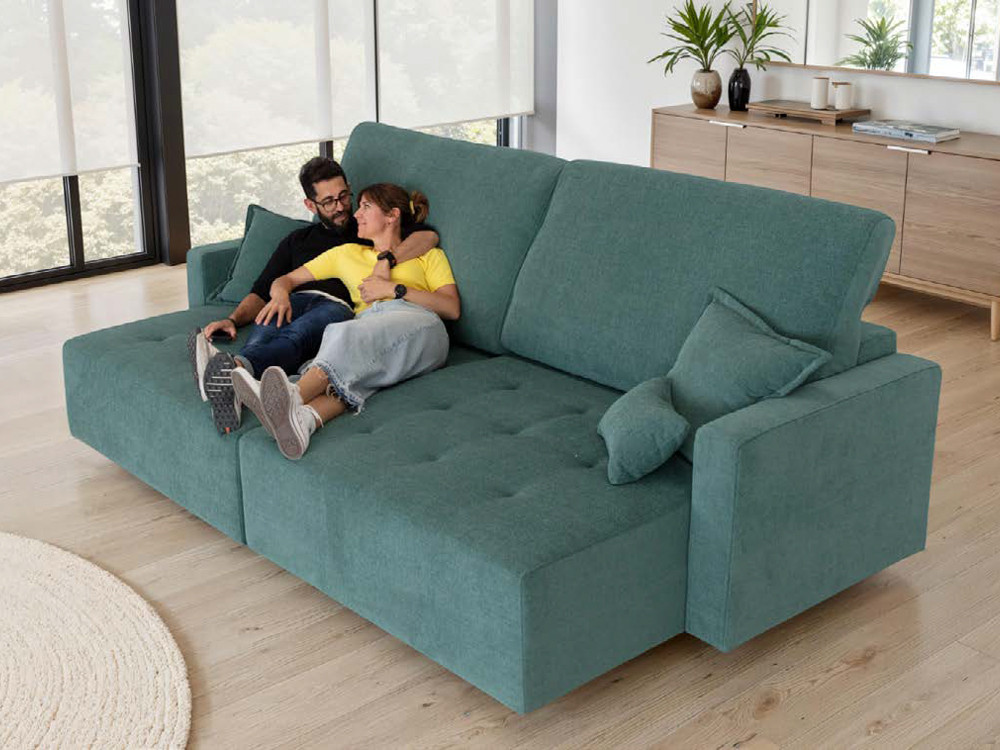 Crea un sofa a medida con el modelo Paradis de Fama. Su sistema electrico y telas premium se adaptan a ti perfectamente.