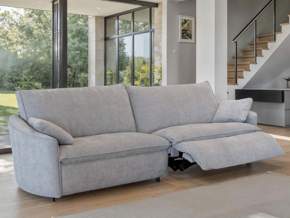 Tu sofa reclinable electrico Selene de Fama te espera. Haz tu compra online en Mobel 6000 con diseño y medida muy premium