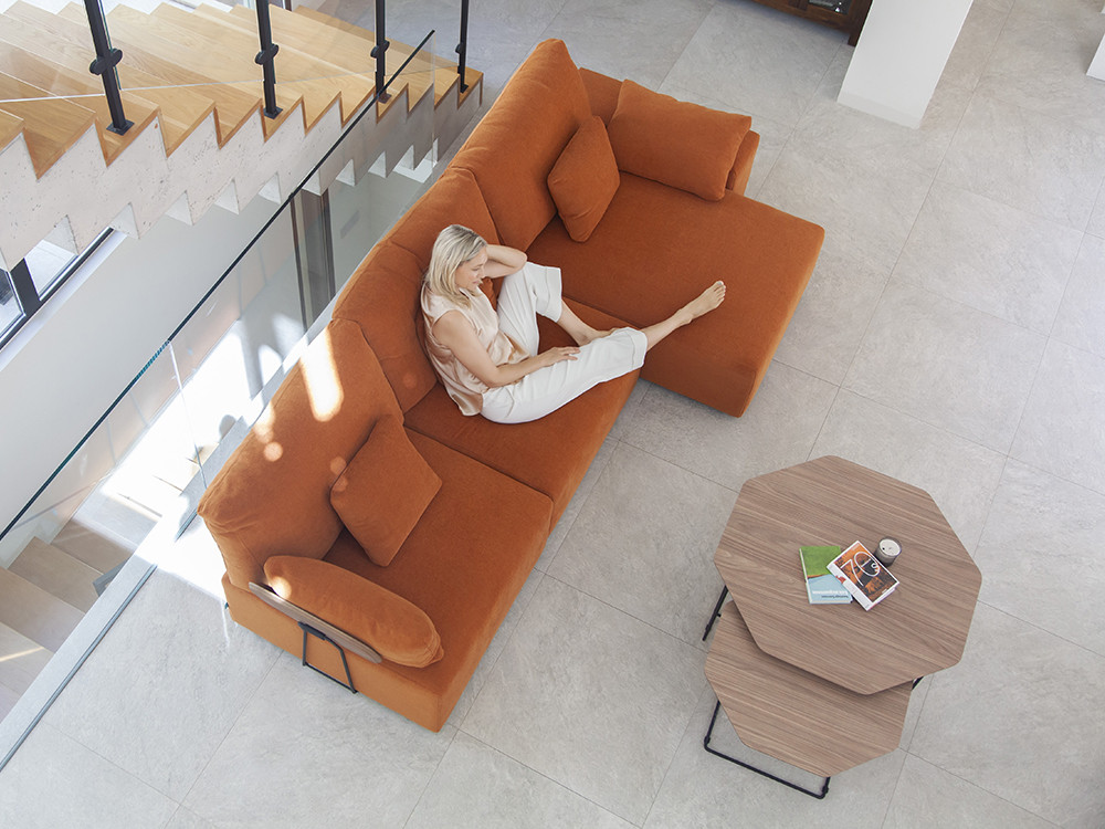 Tu chaise longue Teseo de Fama te espera. Haz tu compra online en Mobel 6000 con un acabado a medida muy premium.