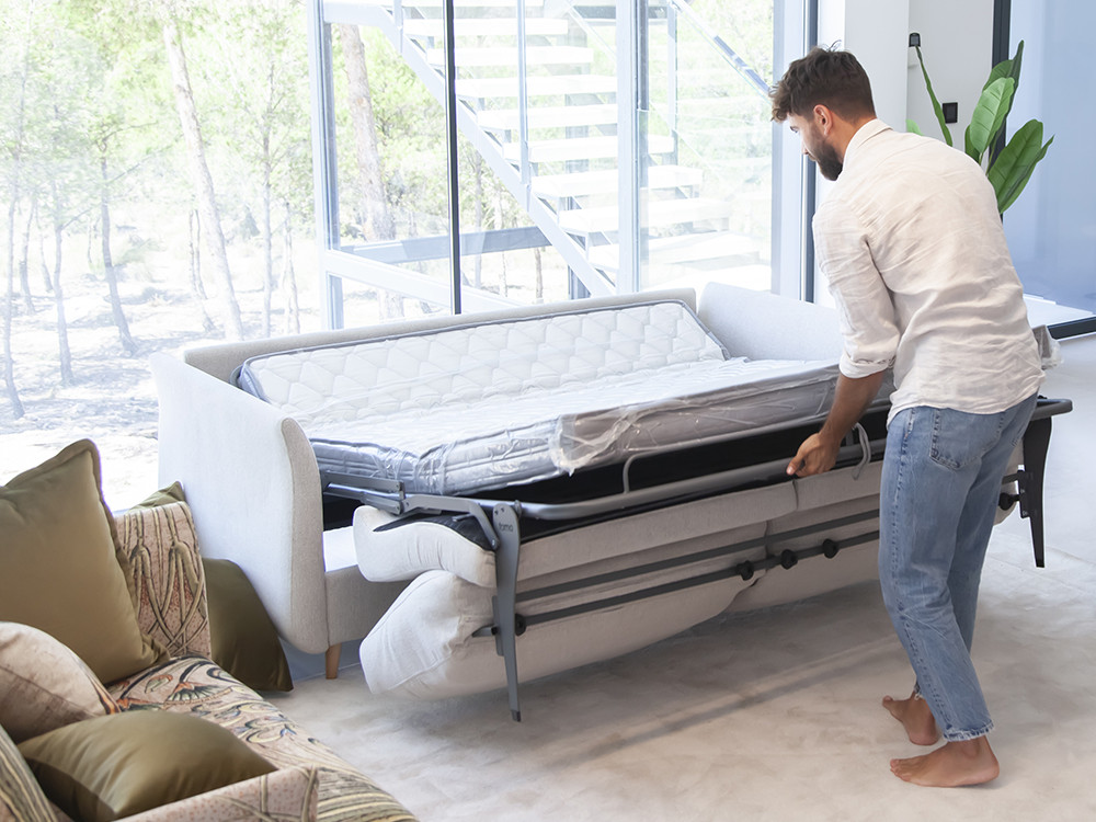 Tu sofa cama moderno Helsinki de Fama te espera. Haz tu compra online en Mobel 6000 con diseño premium.