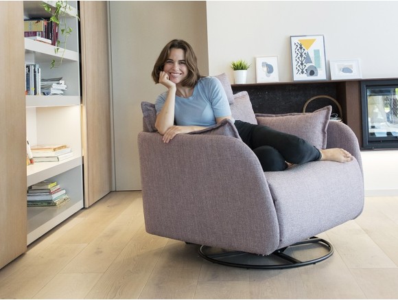 Diseña tu sillon relax giratorio Eva de Fama en Mobel 6000 en Madrid. Escoge tus telas con gran estilo premium