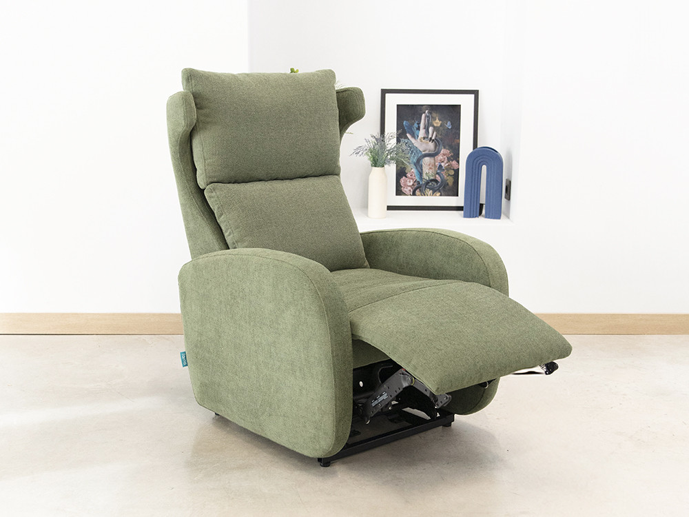 Tu butaca relax electrica Kim te ofrece gran confort. Fama diseña piezas con powerlift y telas estilo muy premium
