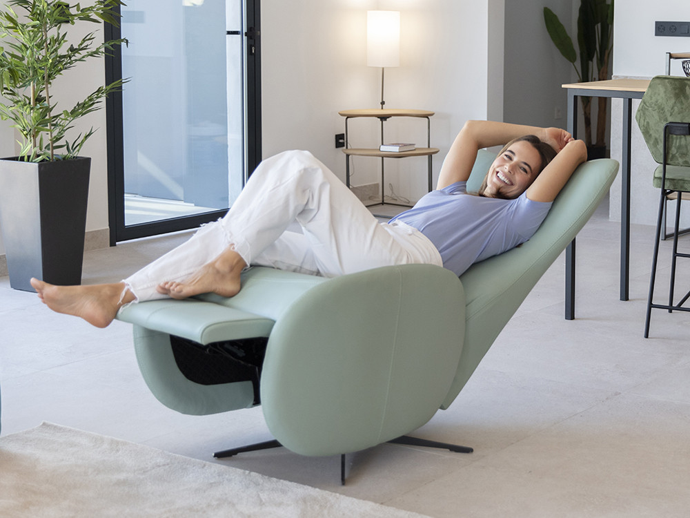 Tu sillon reclinable manual Mondrian te espera. Haz tu compra online en Mobel 6000 con telas de nivel muy premium.