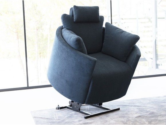 Diseña tu sillon relax electrico Moonrise de Fama en Mobel 6000 en Madrid. Con powerlift y telas de estilo premium
