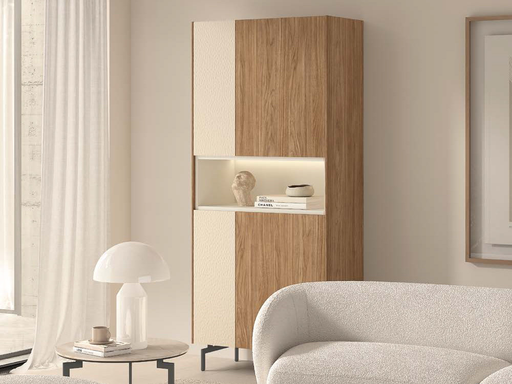 Tu aparador alto moderno B064 te espera. Haz tu compra online en Mobel 6000 con puerta con frente orgánico tridimensional.
