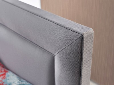 Si buscas cabeceros de cama tapizados modernos, el modelo Tribeca de Acana Piel con su canapé con arcón Roma es muy idóneo.