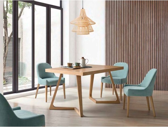 Diseña tu comedor con la silla 208 de Pérez e Hijos en Mobel 6000 en Madrid, con patas de madera de haya y asiento tapizado.