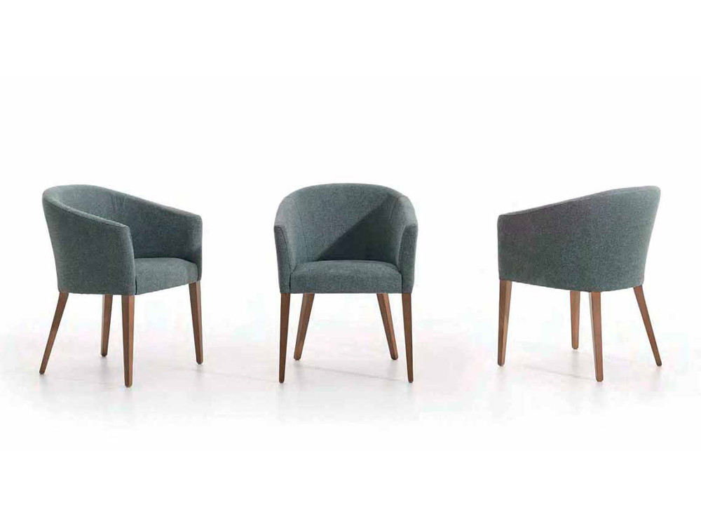 Tu silla de comedor 304 de Pérez e Hijos te espera. Haz tu compra online en Mobel 6000 con patas de haya y asiento tapizado.