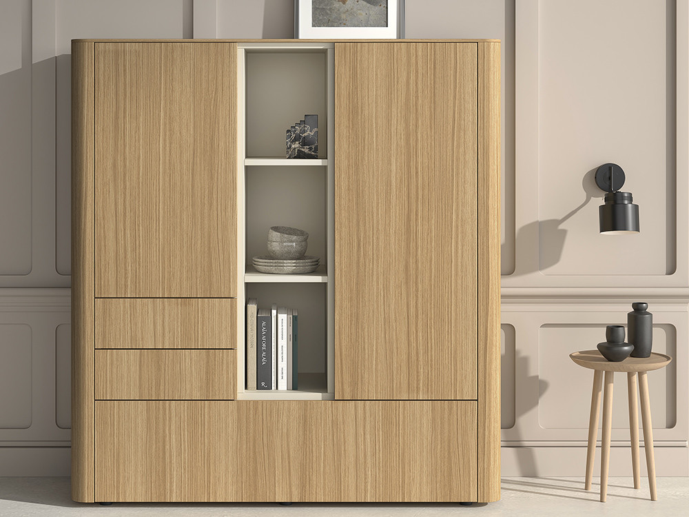 Diseña tu salón con el aparador alto B055 de Kazzano en Mobel 6000 en Madrid, con su estilo a tu medida