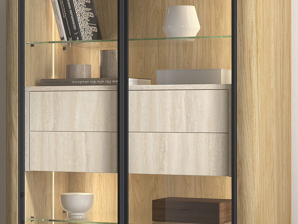 Tu vitrina alta B056 de Kazzano te espera. Haz tu compra online en Mobel 6000, con su iluminación led cálida a tu medida.