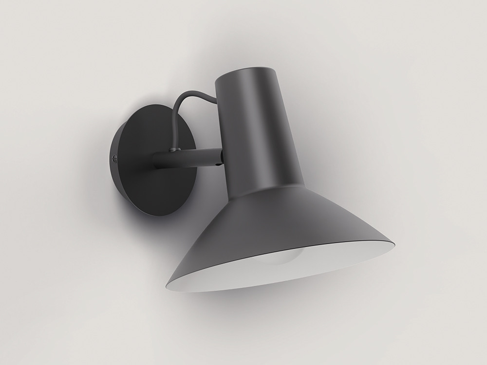 Descubre el aplique Hudo de Aromas del Campo en Mobel 6000 en Madrid, con pantalla de metal orientable.