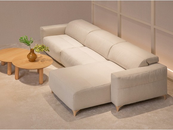 Descubre el sofá deslizante con motor con chaiselongue fija en Mobel 6000 en Madrid, en textiles o en varias medidas.