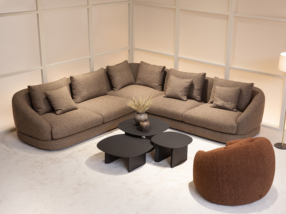Descubre el sofá modular rinconera Dana de Temasdos en Mobel 6000 en Madrid, con su fino tapizado en textiles seleccionados.