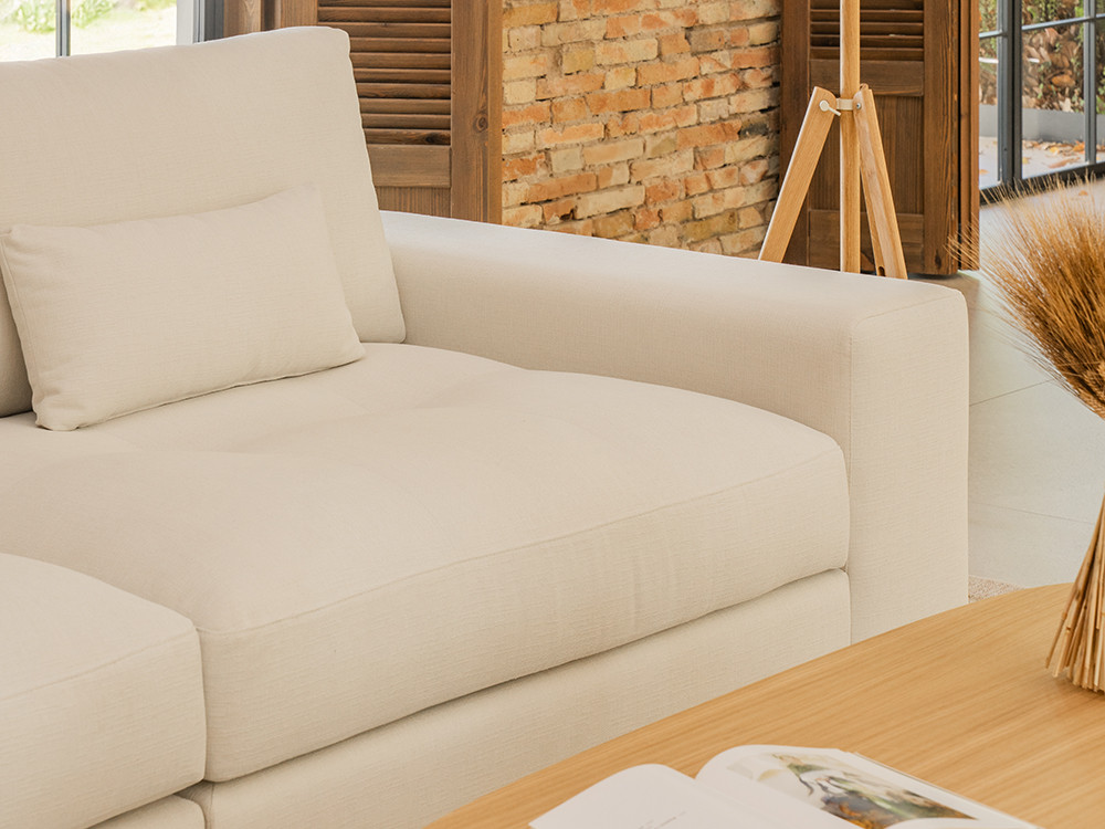 Personaliza tu sofá rincón Giant modular de Temasdos en Mobel 6000 en Madrid, en finos textiles seleccionados.