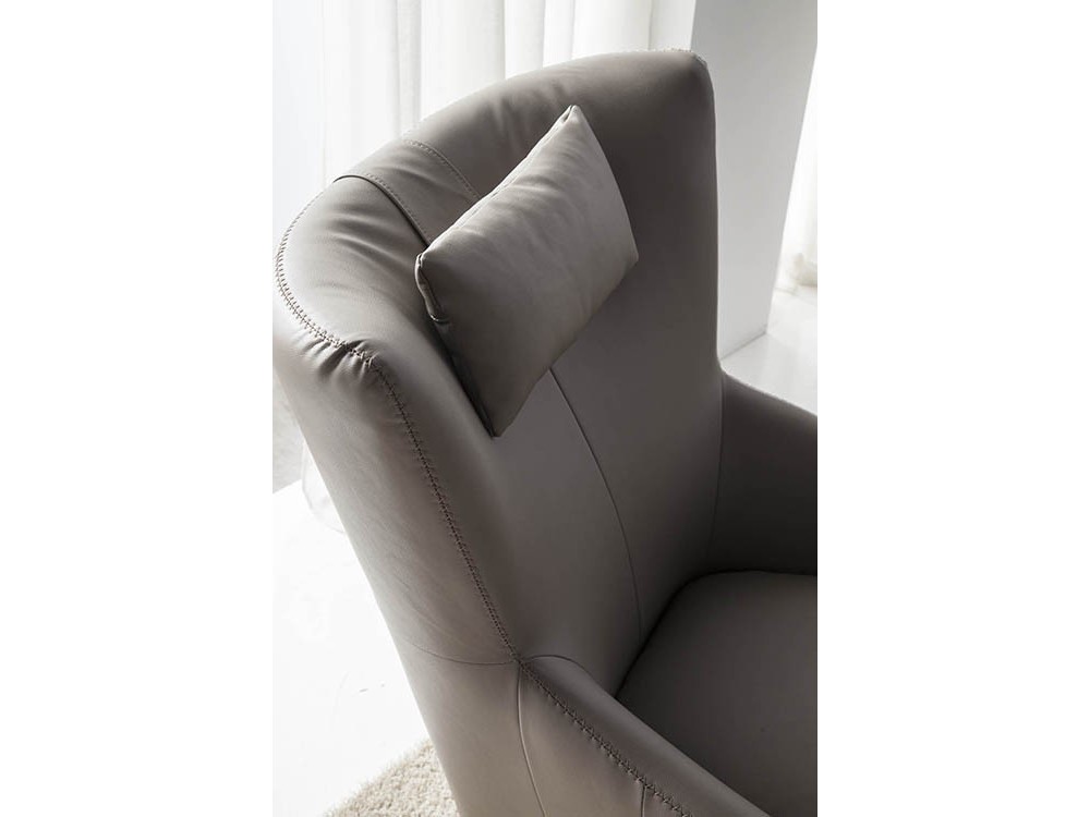 Sillón giratorio con pie de acero y asiento tapizado en piel sintética 5044 de Ángel Cerdá en Mobel 6000