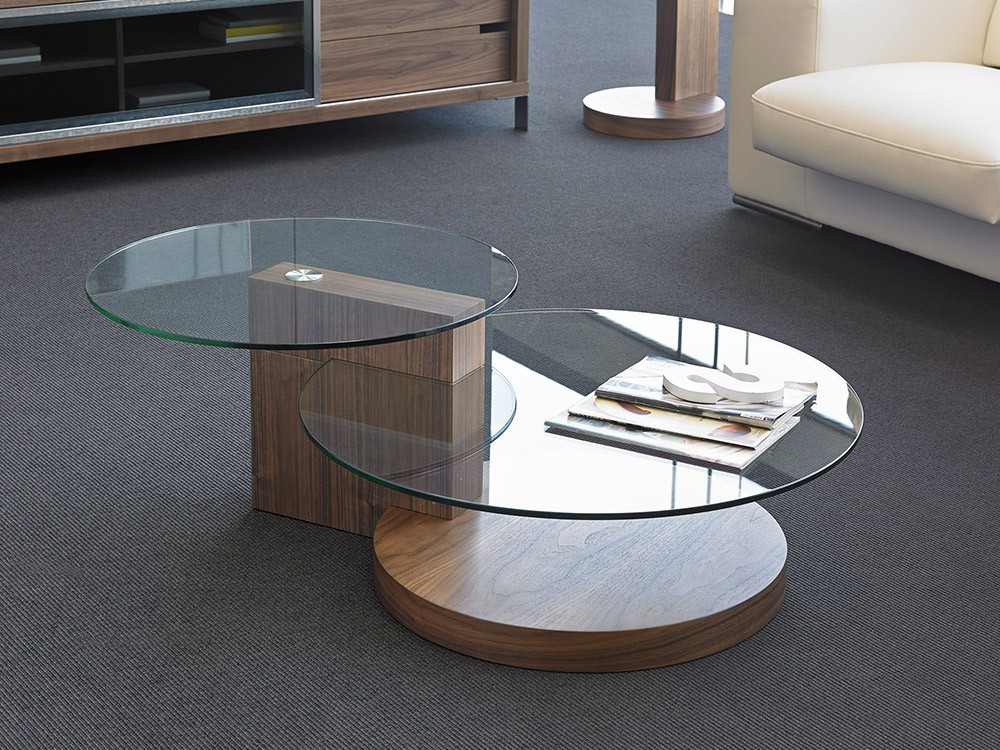 Mesa de centro redonda a dos alturas chapada en nogal Ángel Cerdá 2019 en Mobel 6000