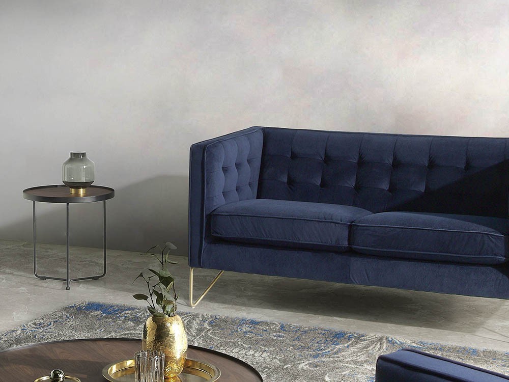 Mesa axiliar redonda con estructura de acero negro y sobre en chapa nogal 2028 de Ángel Cerdá