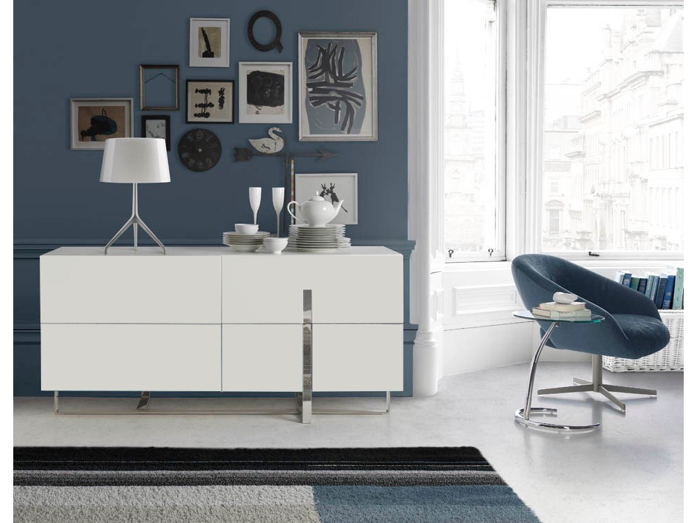 Aparador lacado en blanco brillo con estructura de acero 3052 de Ángel Cerdá en Mobel 6000