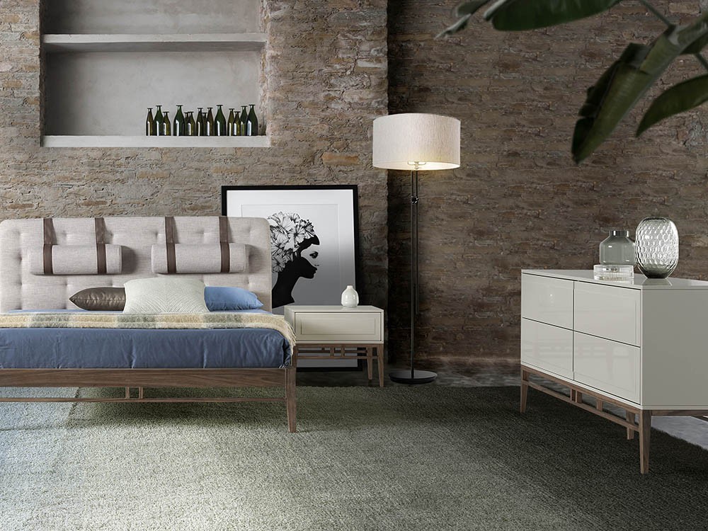 Aparador lacado en color niebla brillo con estructura chapada en nogal 3074 de Ángel Cerdá