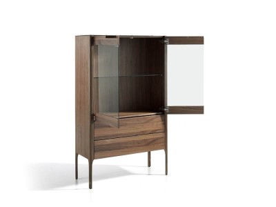 Vitrina chapada en nogal con tapa cerámica, puertas de cristal ahumado y dos cajones 3075 de Ángel Cerdá