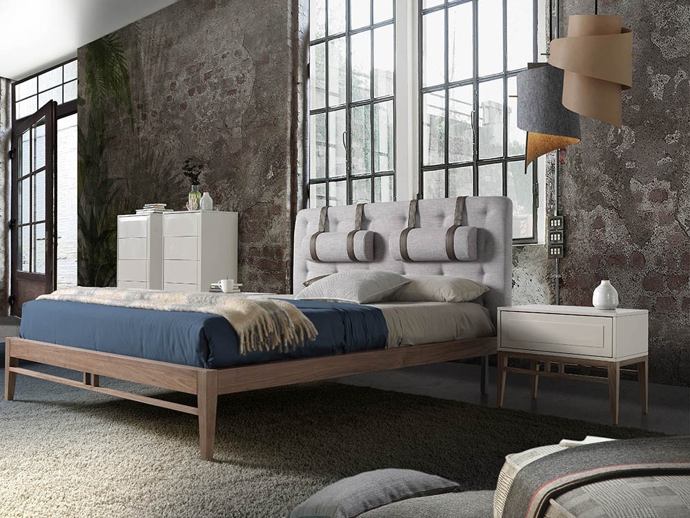 Sifonier con cuatro cajones lacado en tono niebla con pies chapados en nogal 7036 de Ángel Cerdá