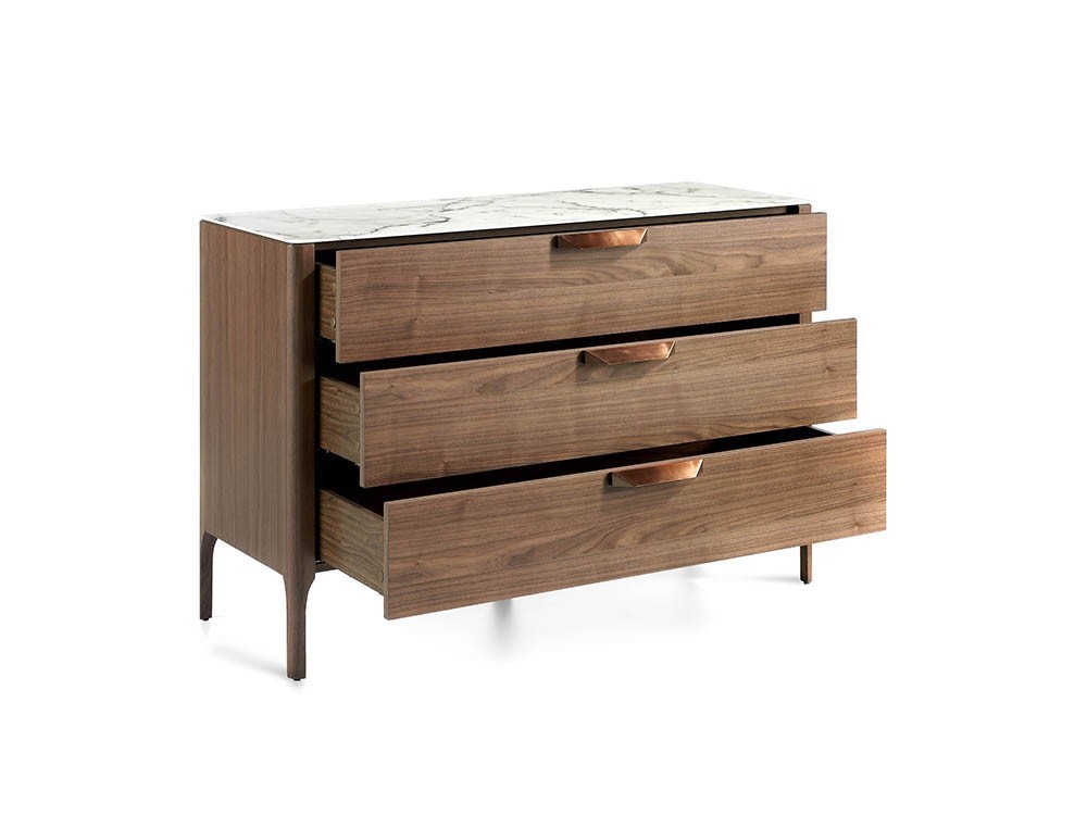 Cómoda con tres cajones chapada en nogal con tapa porcelánica 7044 de Ángel Cerdá en Mobel 6000