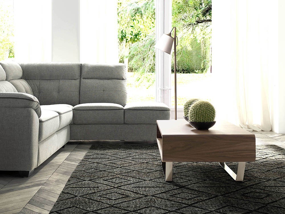 Mesa de centro con base de acero cromado y estructura chapada en nogal natural 2002 Harmony de Ángel Cerdá