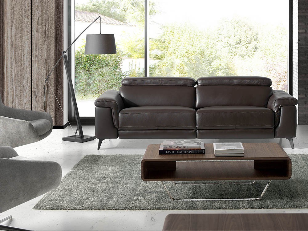 Mesa de centro con base de acero cromado y estructura chapada en nogal natural 2002 Harmony de Ángel Cerdá