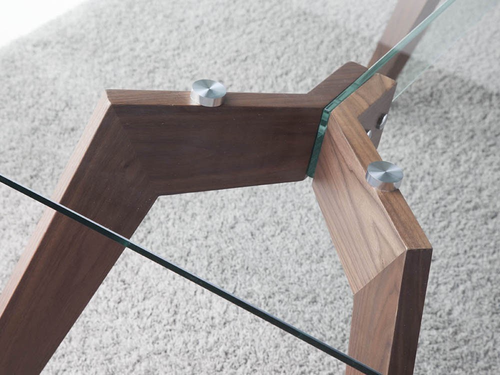 Mesa de comedor con pies chapados en nogal y sobre de cristal templado 1031 Harmony de Ángel Cerdá