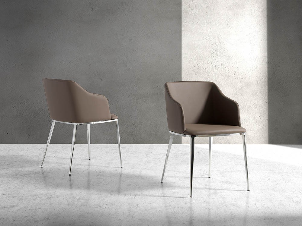 Silla de diseño con estructura de acero y asiento tapizado en piel sintética 4022 de Ángel Cerdá