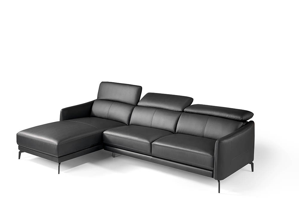 Sofá con Chaiselongue 6058/6059 tapizado en piel, elige si quieres chaiselongue a derecha o izquierda de Ángel Cerdá