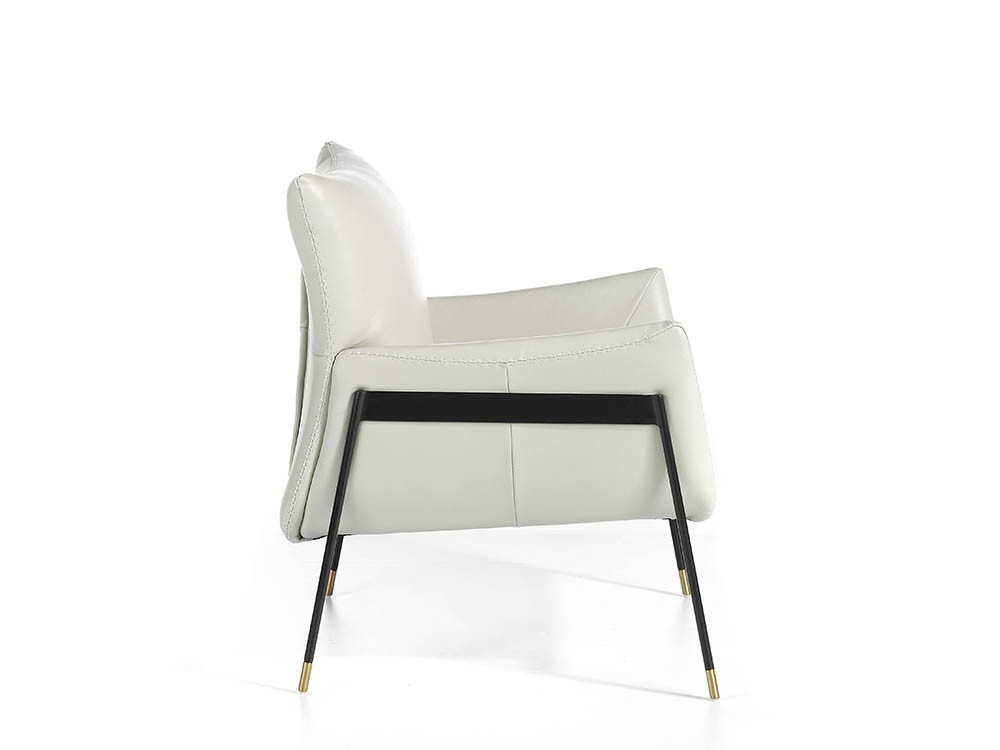 Butaca tapizada en piel con estructura de acero negro 5042 Ángel Cerdá Butaca tapizada en piel con estructura de acero negro 5042 Ángel Cerdá