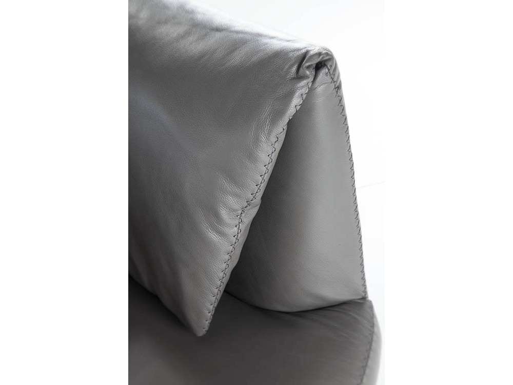 Sofá de 2 plazas en piel gris con patas de acero pulido oscuro 6036 Ángel Cerdá Harmony