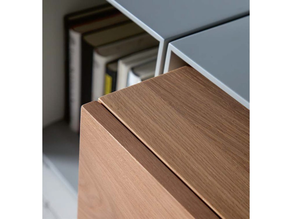 Mueble para tv lacado en gris mate con contenedores chapados en roble Yoko Time