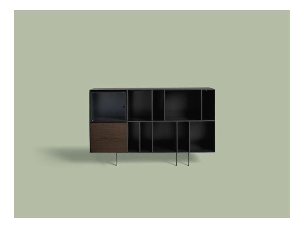 Aparador lacado en antracita mate con contenedores chapados en roble Yoko Time