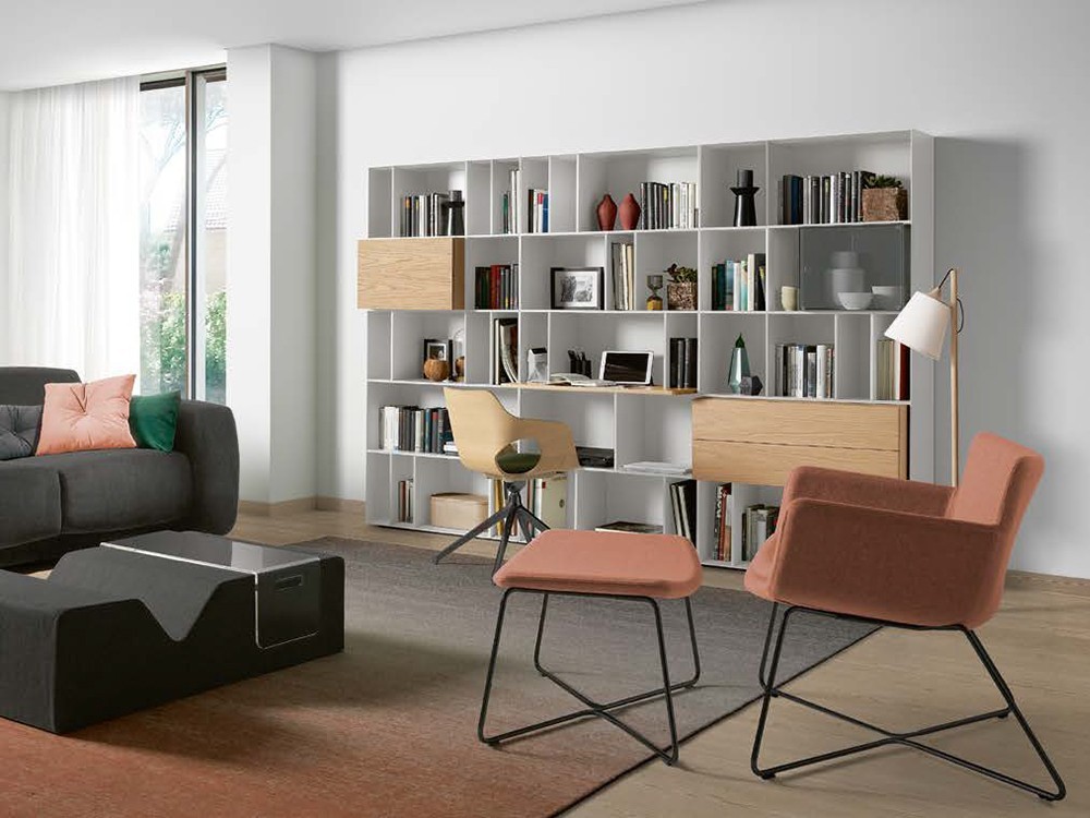 Butaca baja tapizada en textil Poppea Time