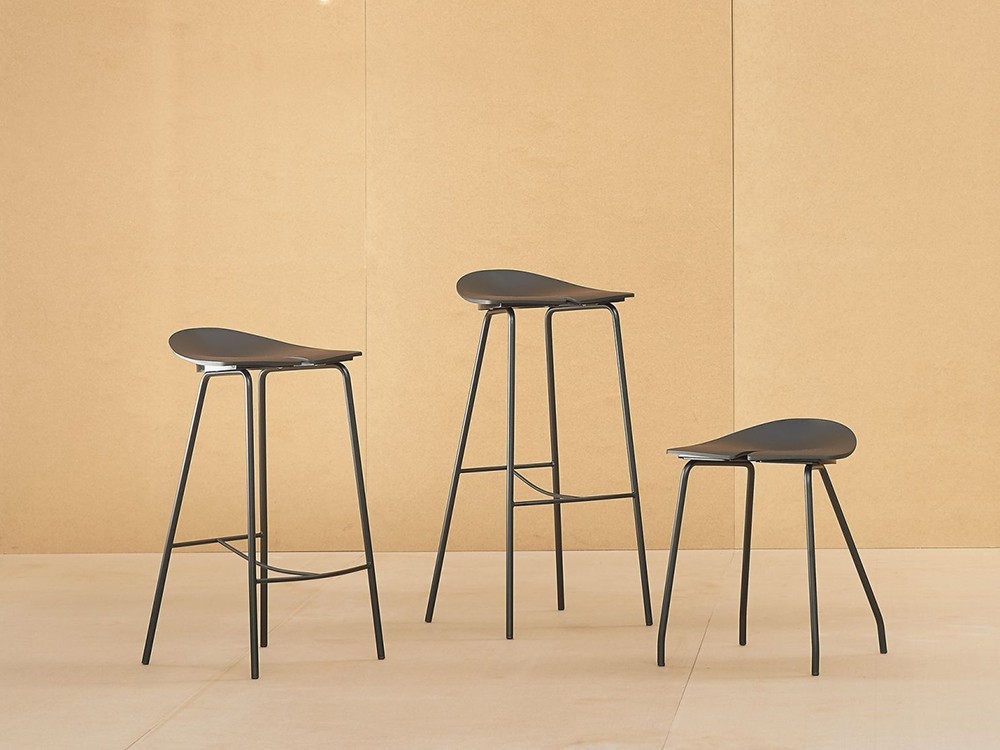 Taburete Ant en acero y polipropileno