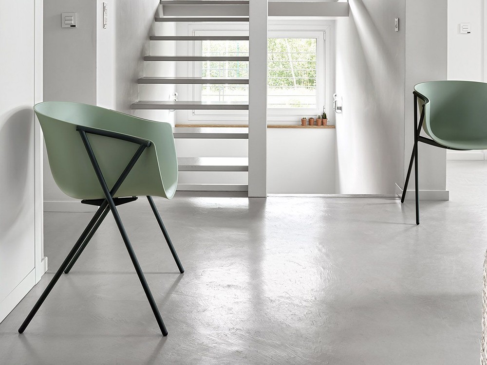 Silla Bai de acero y polipropileno