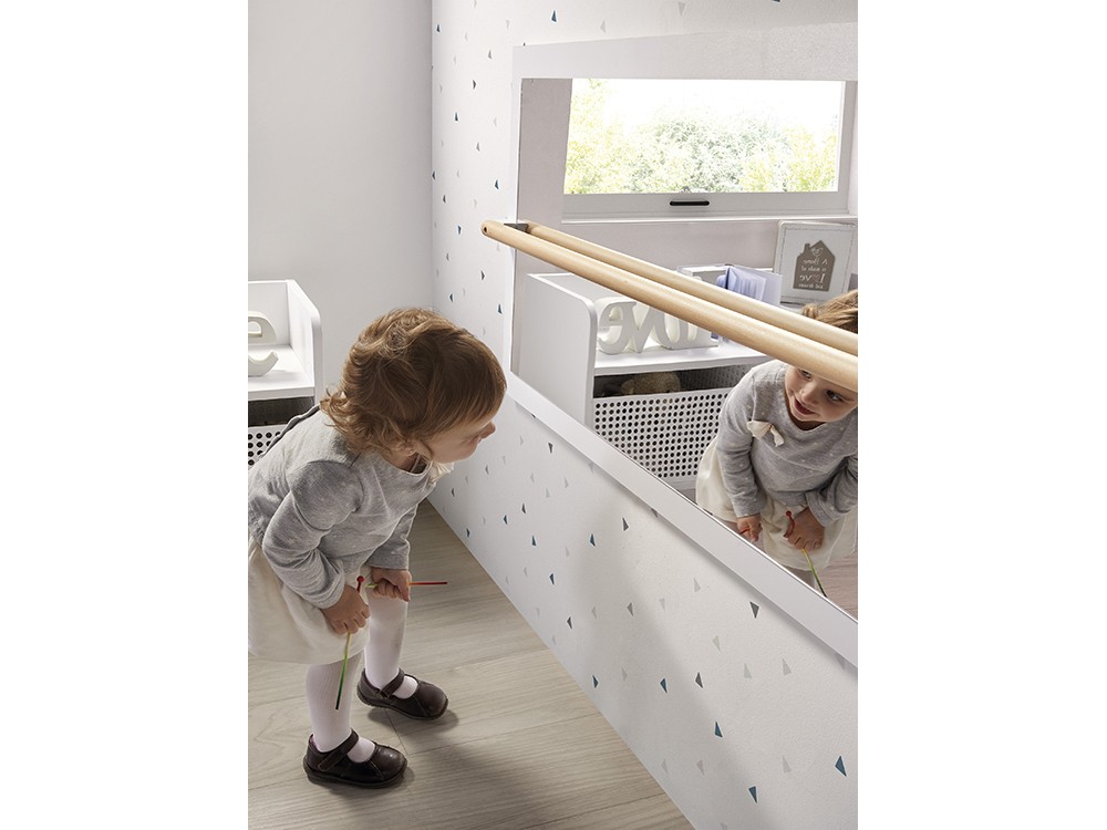 espejo con barra montessori