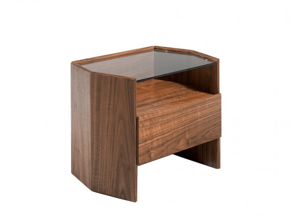 Galán de noche fabricada en madera de pino tintado - Muebles de diseño.  Angel Cerdá.