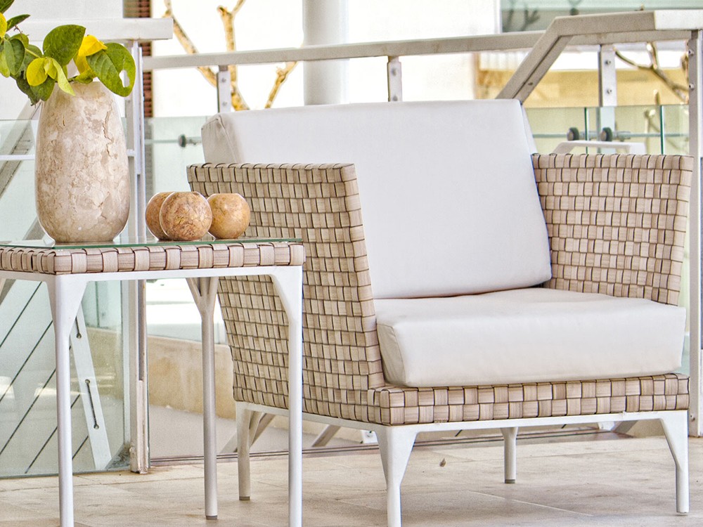 Sillón  de fibra sintética con cojines tapizados para salón exterior Brafta de Skyline - 1