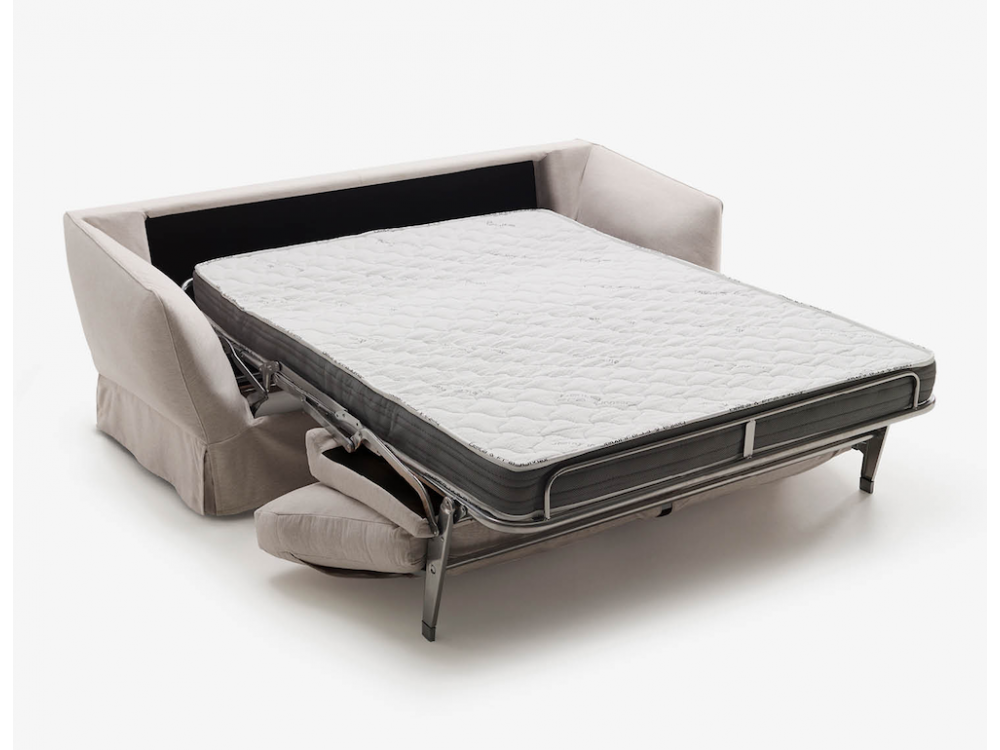 Sofá cama Spat, diseño desenfadado y práctico con apertura italiana sin necesidad de retirar cojines o tapizados.