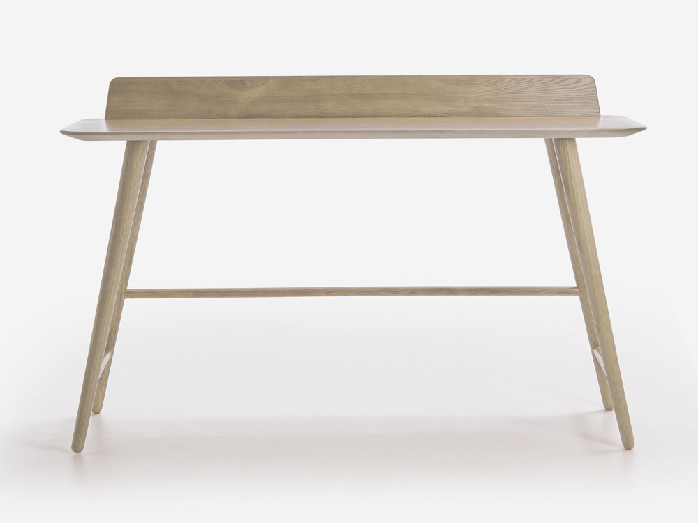 Diseño refinado para tu espacio de trabajo: escritorio Besk de Beltá Frajumar