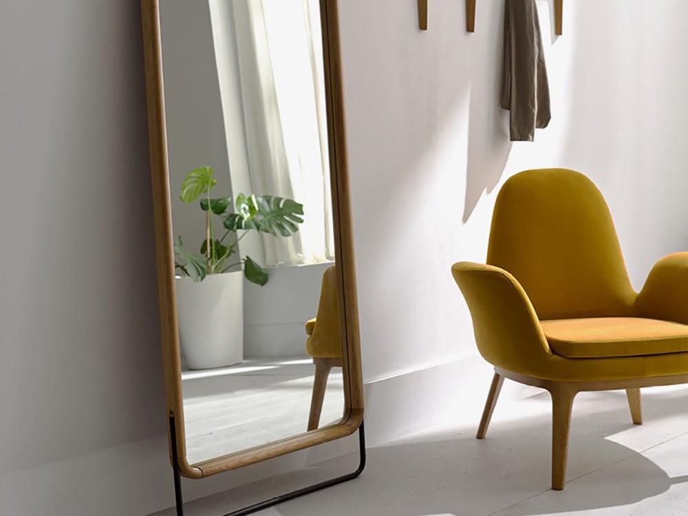 Gork, espejo vertical de gran formato con sistema de sujeción ajustable