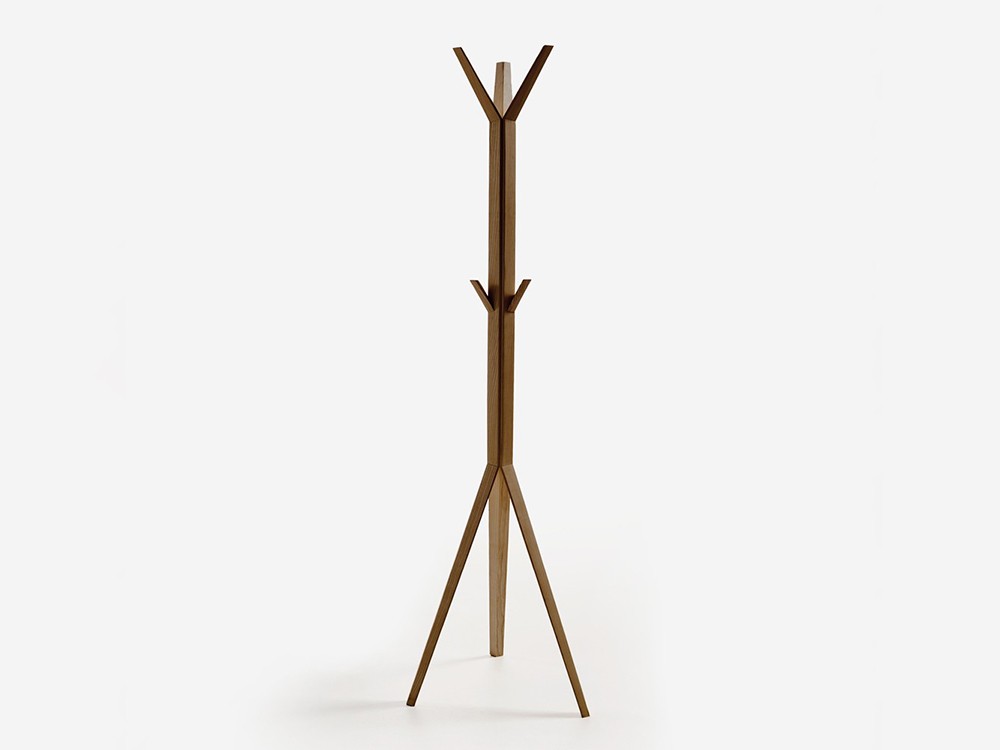 Colgador vertical de diseño en madera maciza, perchero Hang de Frajumar