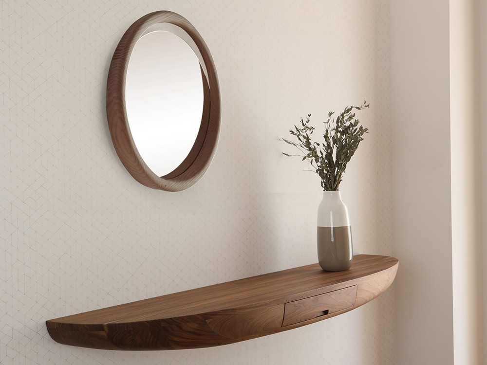 Espejo de pared Skon L con marco en nogal, diseño limpio y cálido