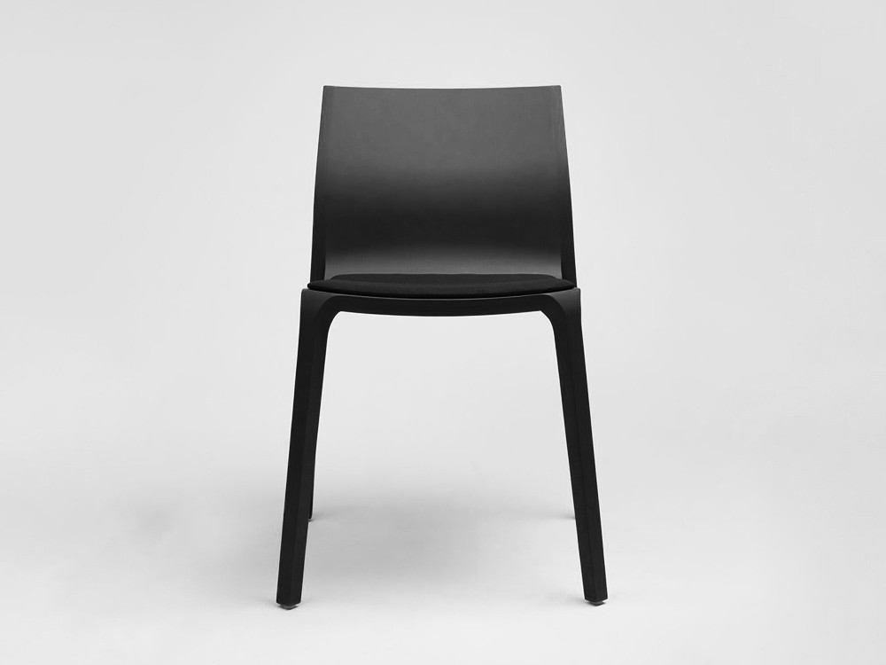 Silla de madera de roble Silu con asiento tapizado Ondarreta - 1