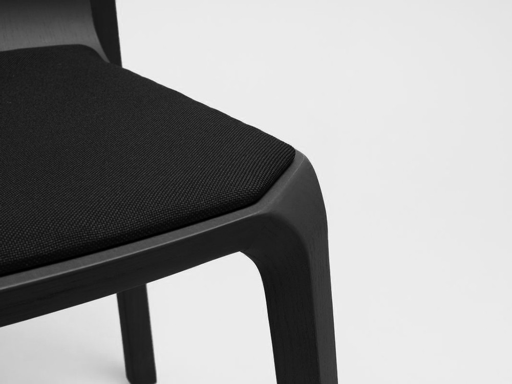 Silla de madera de roble Silu con asiento tapizado Ondarreta - 6