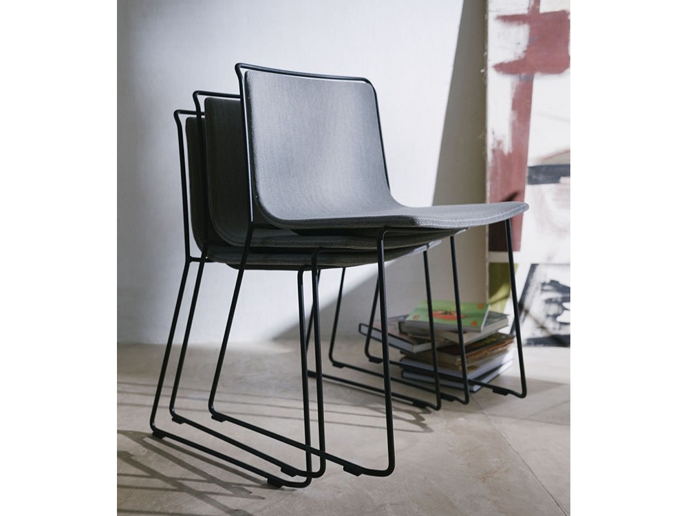 Silla con estructura de acero Aia