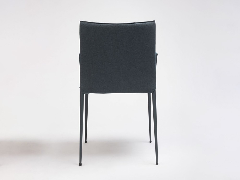 Detalle de la estructura de acero de precisión conificado de la silla Moka personalizada de Ondarreta